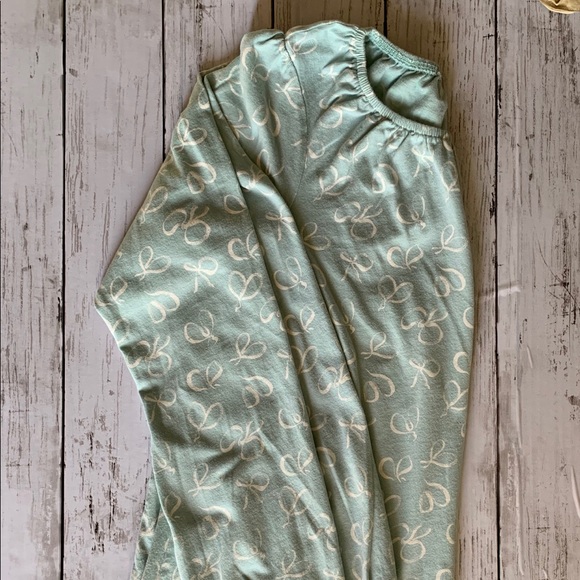 Lands’End long sleeve top. - Picture 2 of 4